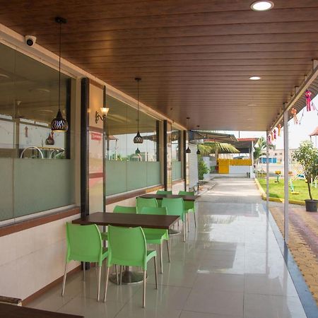 Hotel Rajratna Executive Supe Exterior photo